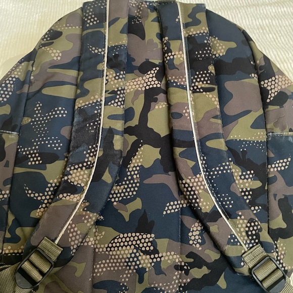 L.L.Bean backpack - Picture 2 of 7